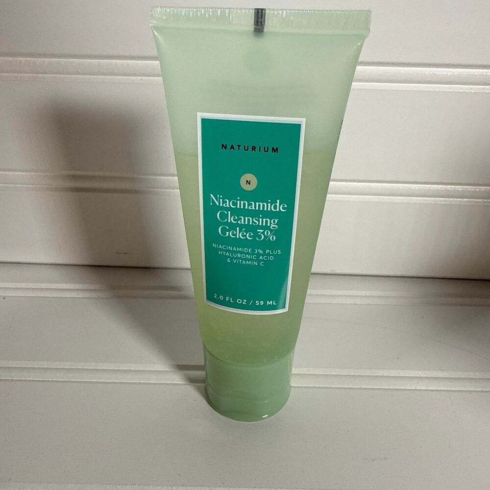 New Naturium Niacinamide Cleansing Gelée